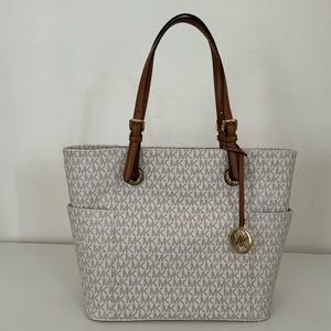 Michael Kors Jet Set Travel Medium East West Signature Monogram Tote